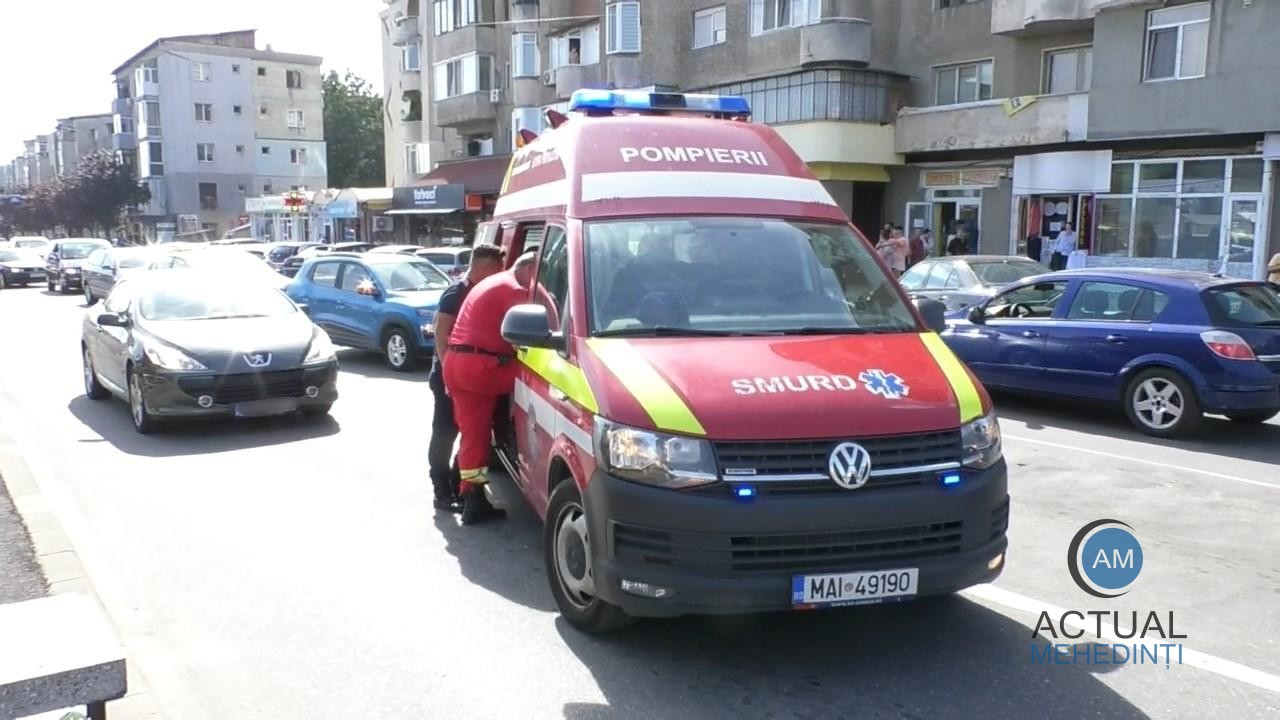 Minoră de 12 ani, accidentată de o șoferiță, după ce a traversat prin loc nepermis!