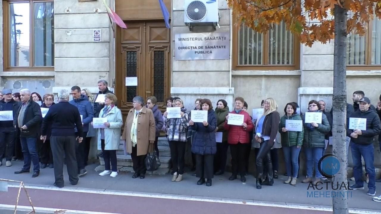 Protest la DSP Mehedinți! S-a modificat programul cu publicul.