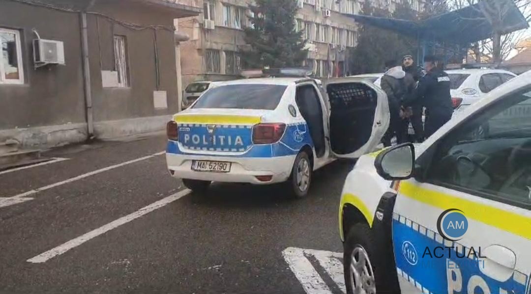 A furat mașina unui bărbat, a avariat-o, după care a dus-o înapoi proprietarului. Tânărul a fost reținut de polițiști.