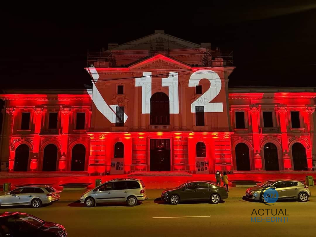 Palatul Culturii, iluminat cu roșu, pentru a marca ziua dedicată numărului unic de urgență 112!
