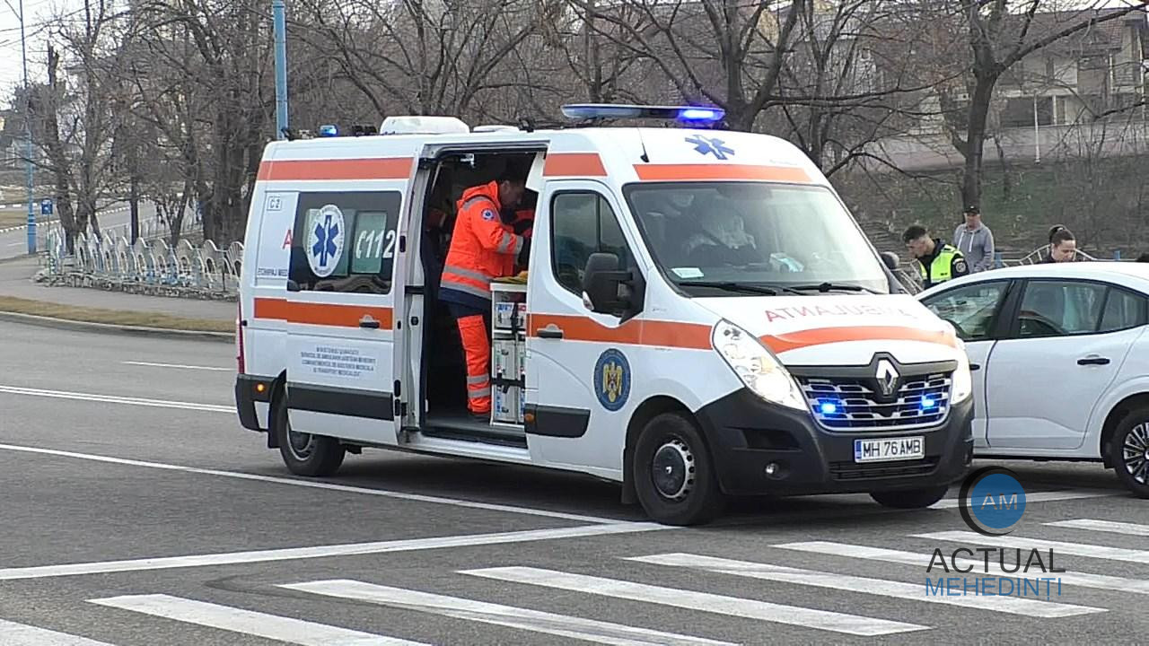 Pieton accidentat pe trecere! Bărbatul a fost transportat la spital, cu multiple leziuni.