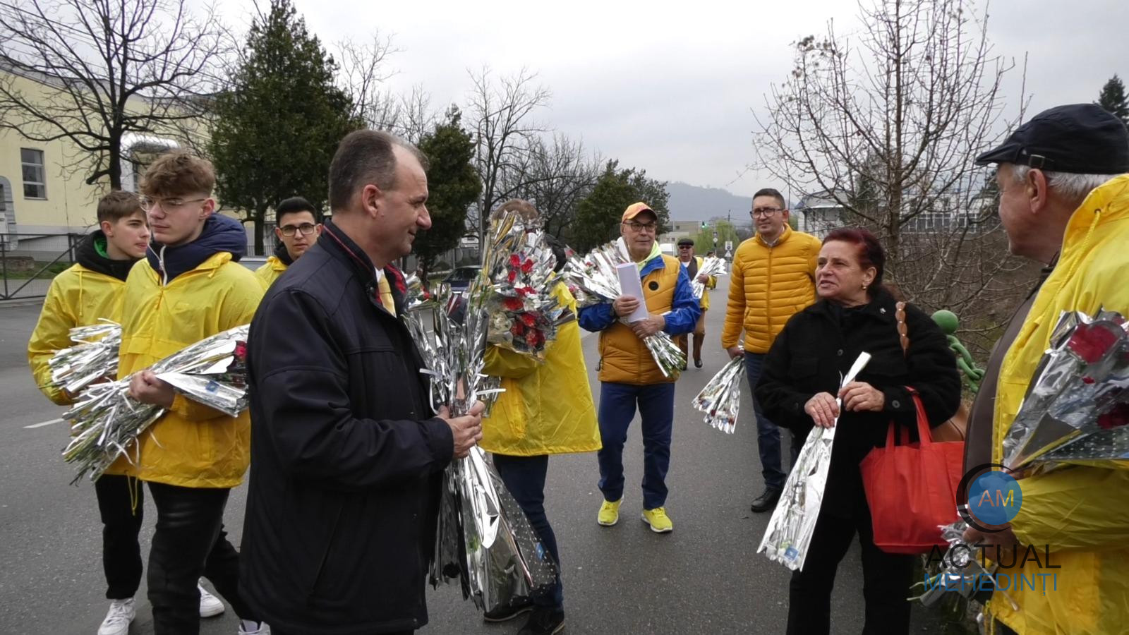 Flori și un gând bun pentru orșovence! Adrian Cican, candidatul liberal pentru primăria Orșova, a marcat ziua de 8 martie.