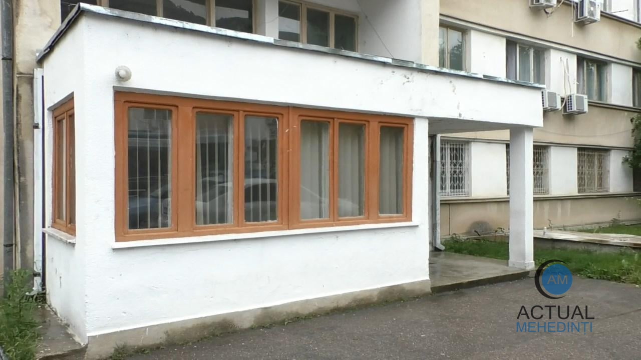 Șapte minori au fost abuzați de doi angajați din instituții ale statului. Timp de trei ani, inculpații îi ademeneau pe copii, cu bani.