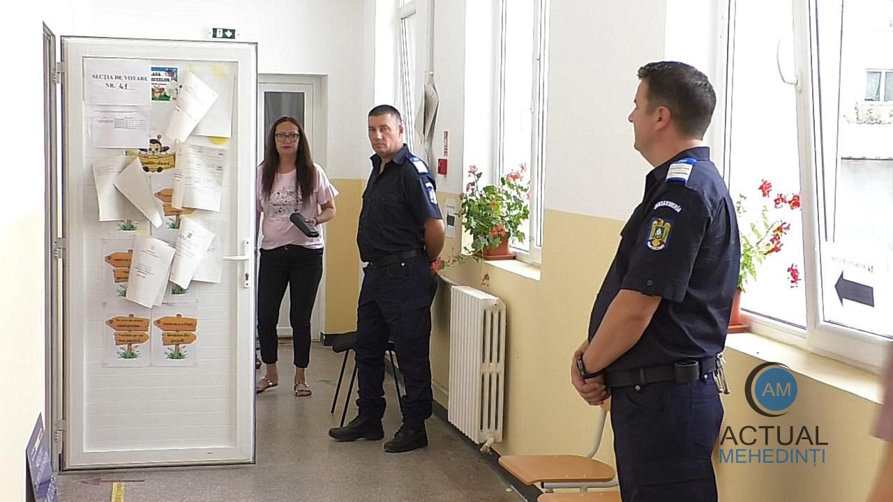 Incidente la vot: amenzi și avertismente aplicate celor care au încercat să fraudeze votul.