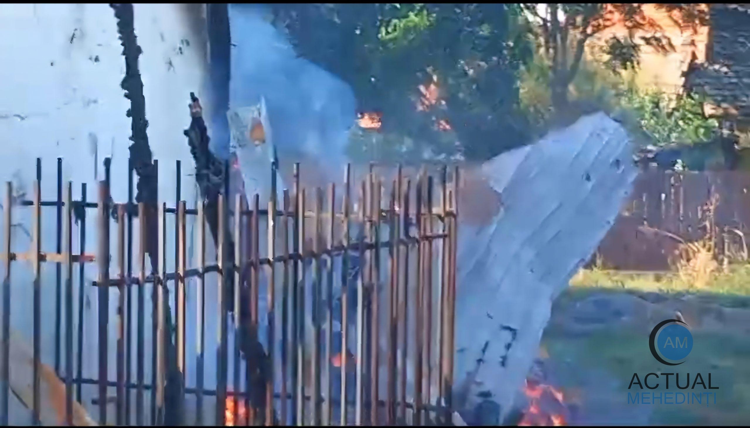 Din cauza neînțelegerilor cu părinții, un adolescent a dat foc școlii la care a învățat. S-a stabilit cauza incendiului de la școala din Devesel.