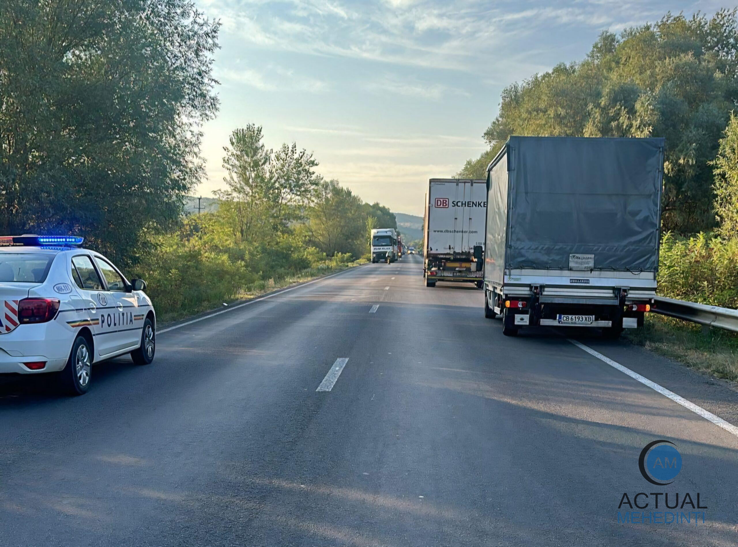 Accident în Hinova: un bulgar și un turc s-au luat la bătaie în trafic, iar bulgarul a fugit pe stradă, fiind lovit de o mașină!