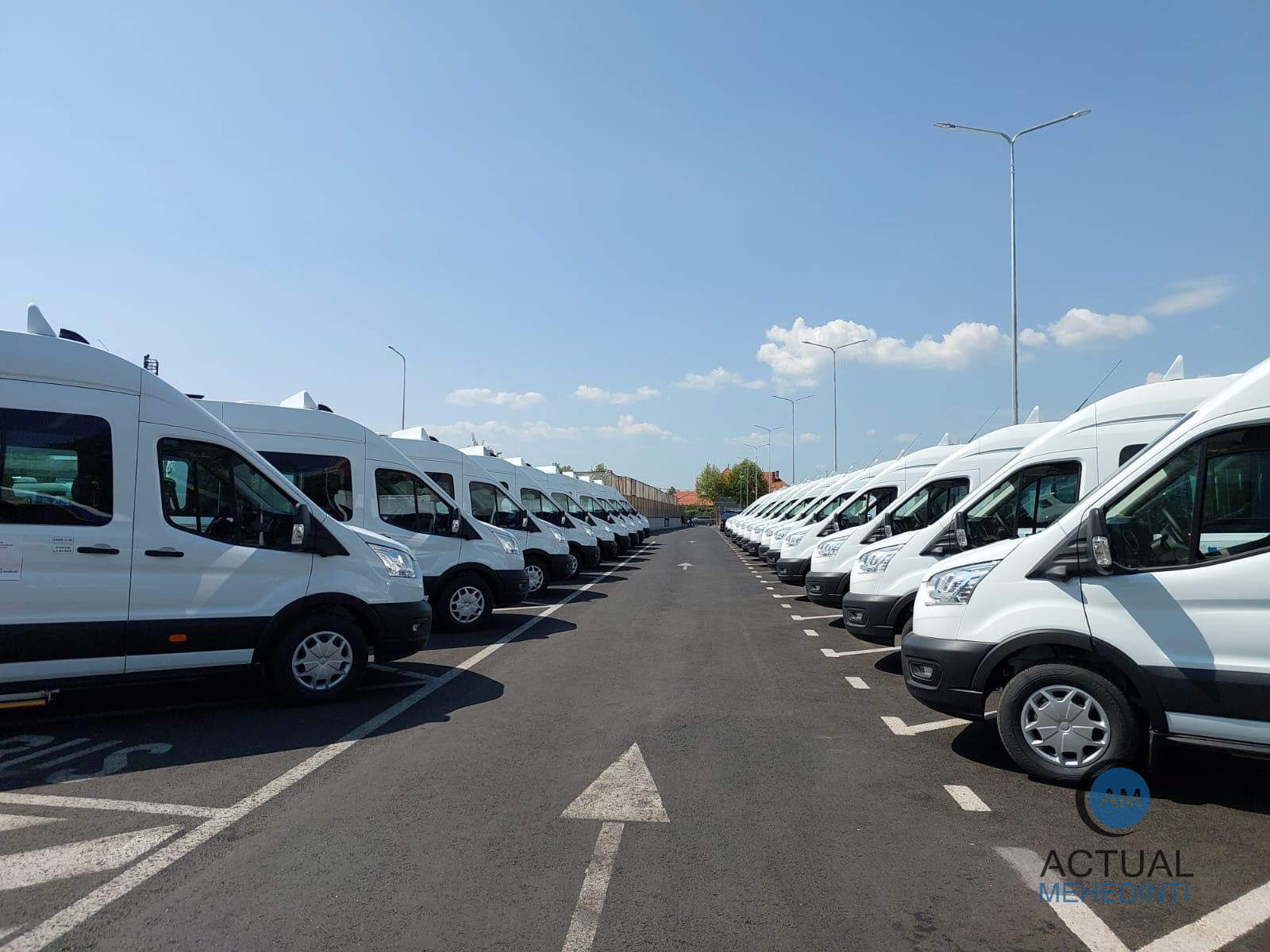 24 de primării din județ au primit microbuze electrice pentru transportul școlar. Alte 7 primării sunt în așteptare, pentru că nu au montat stații de încărcare electrică.