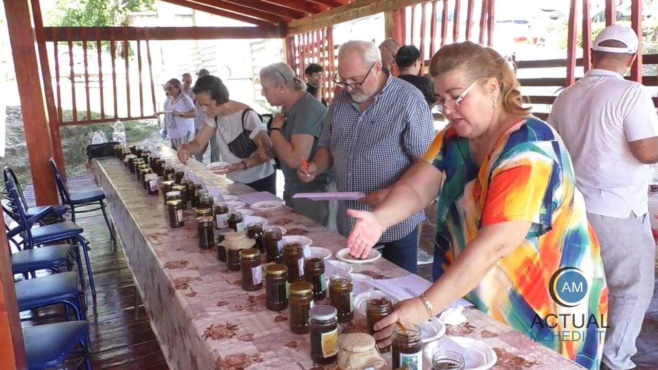 Începe festivalul smochinelor. Evenimentul este unic în România și promovează produsele tradiționale.