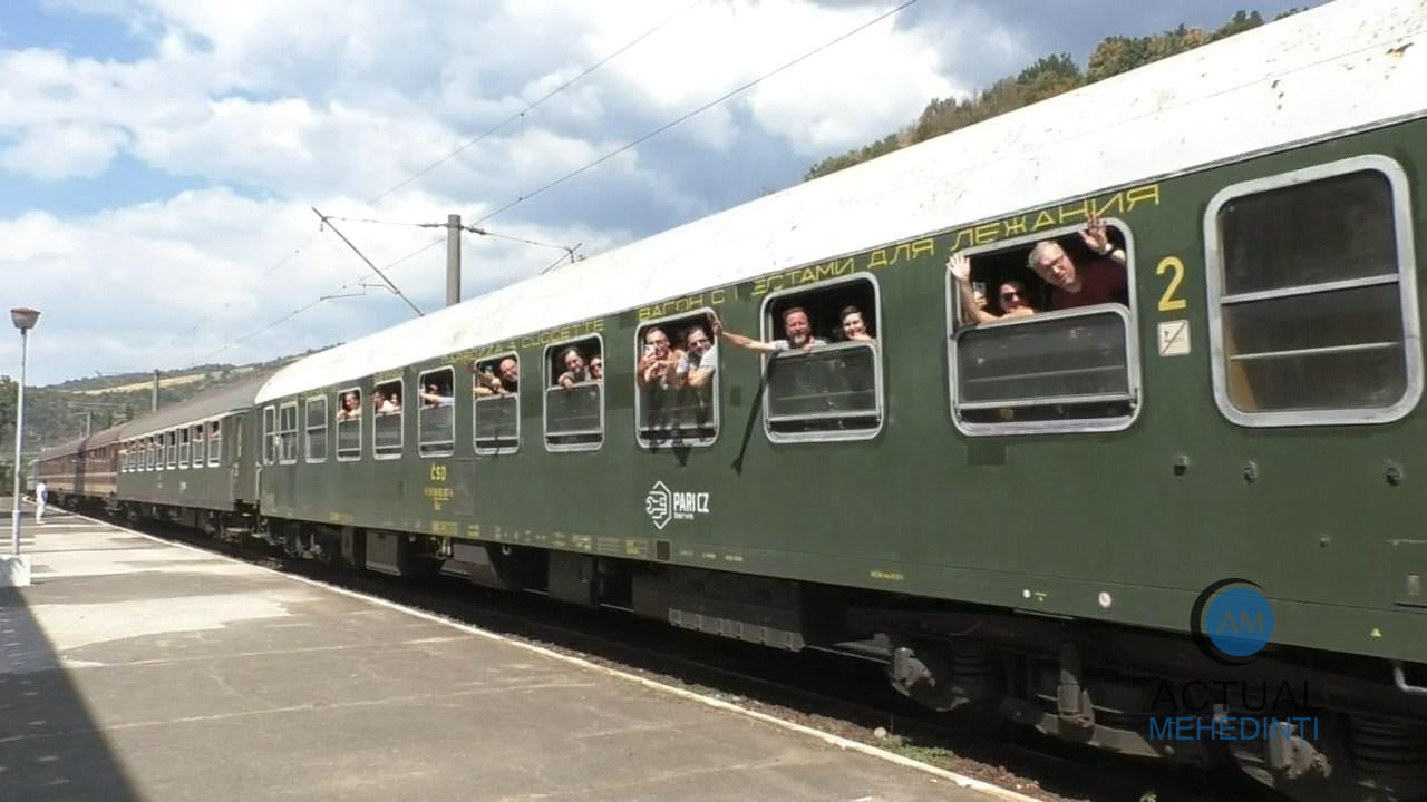 Trenul cu turiști din Cehia a ajuns în Mehedinți. Începe Festivalul „Banat” de la Eibenthal. Urmează zile de distracție în micul sat din Dubova.