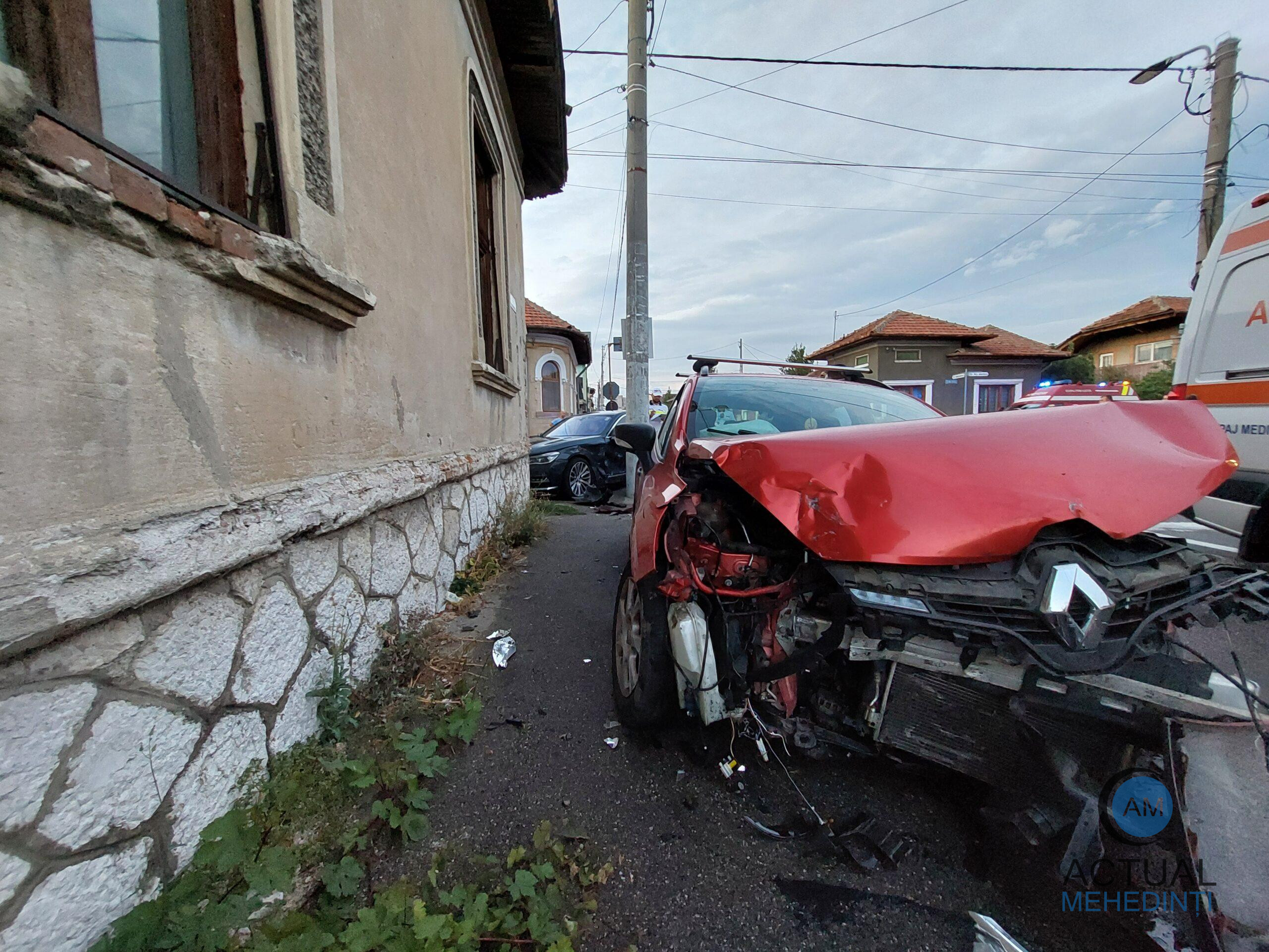 Accident rutier, în care a fost implicată mașina unei asistente medicale, care se îndrepta spre serviciu!