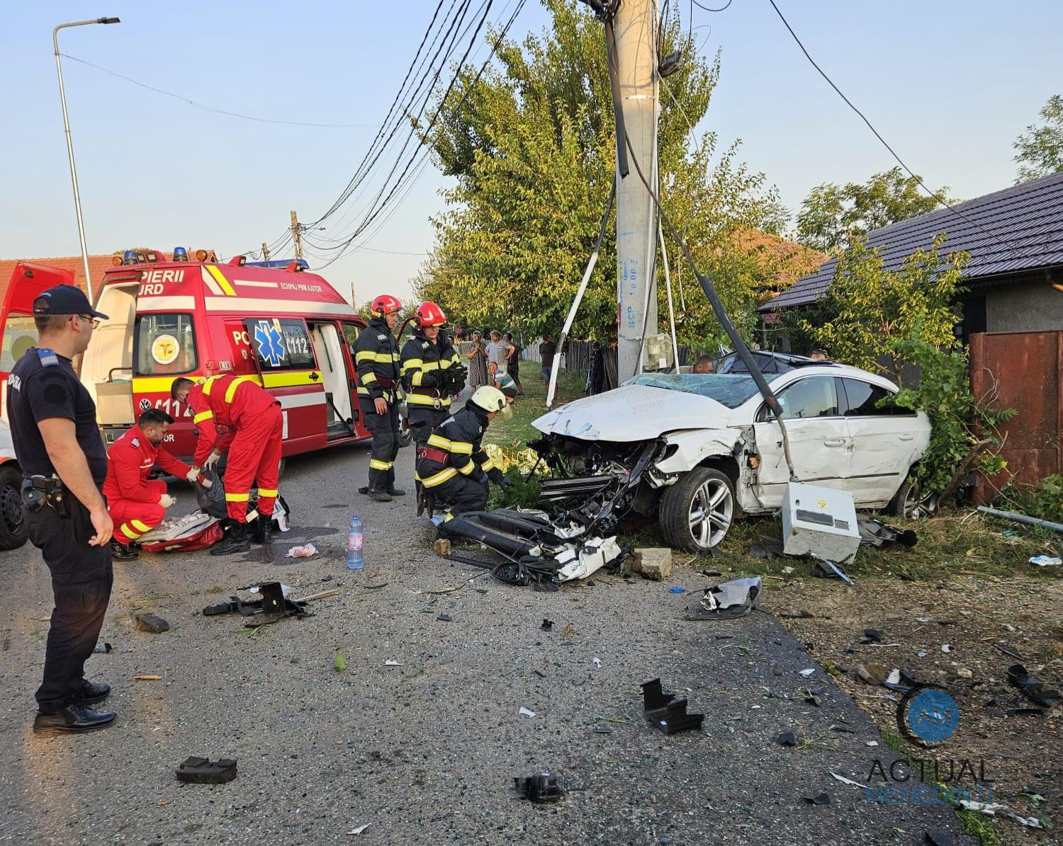 Accident teribil, provocat de viteză! O tânără a decedat pe loc, iar șoferul este în stare gravă.