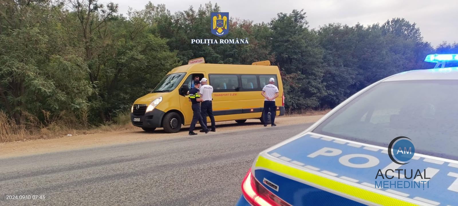 Șoferul unui microbuz școlar, băut la volan, în timp ce transporta elevii la școală! Autovehiculul nu avea nici licență de transport.
