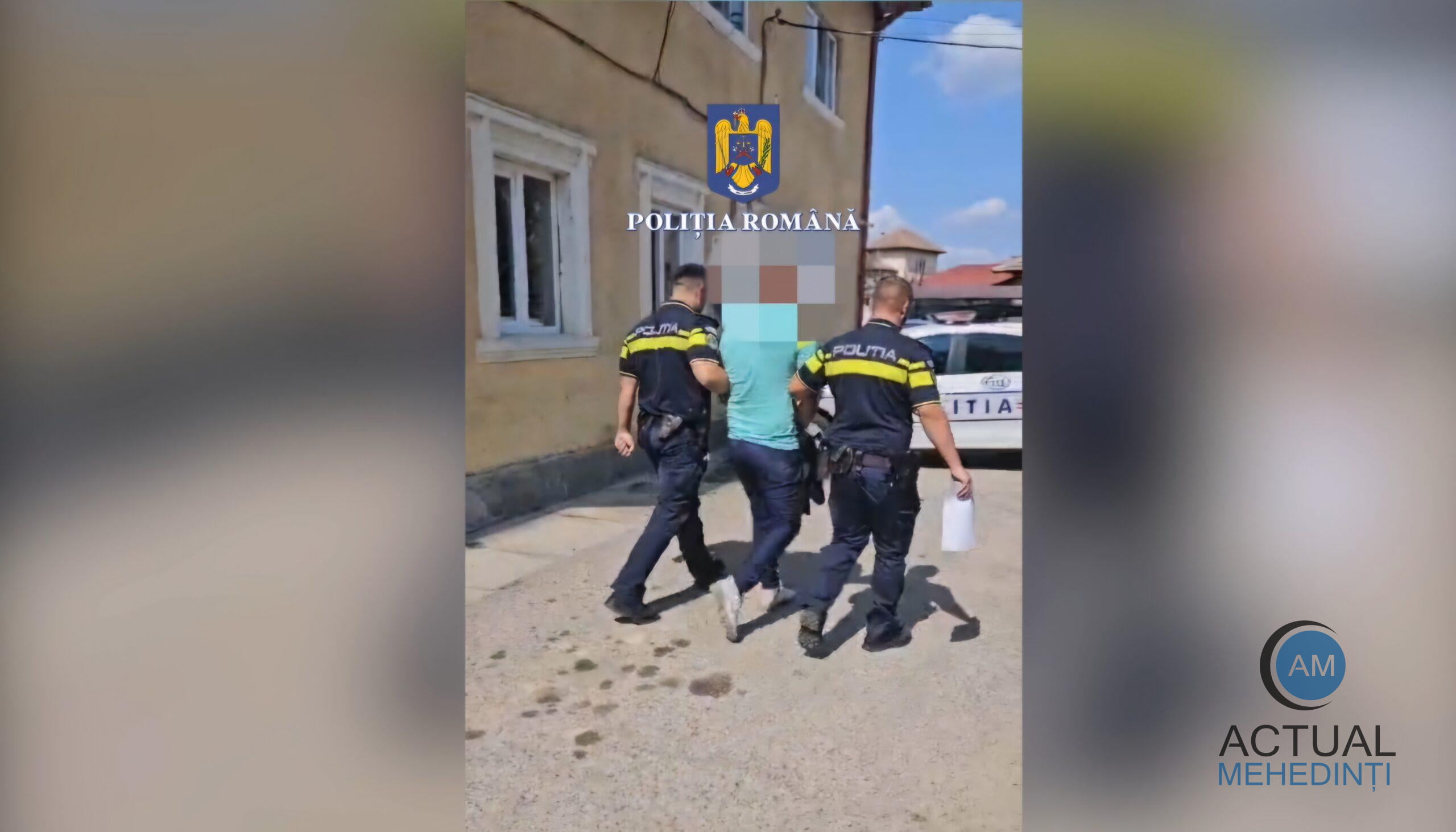 A folosit un spray lacrimogen și a rănit trei persoane. Poliția a luat măsuri împotriva făptașului.