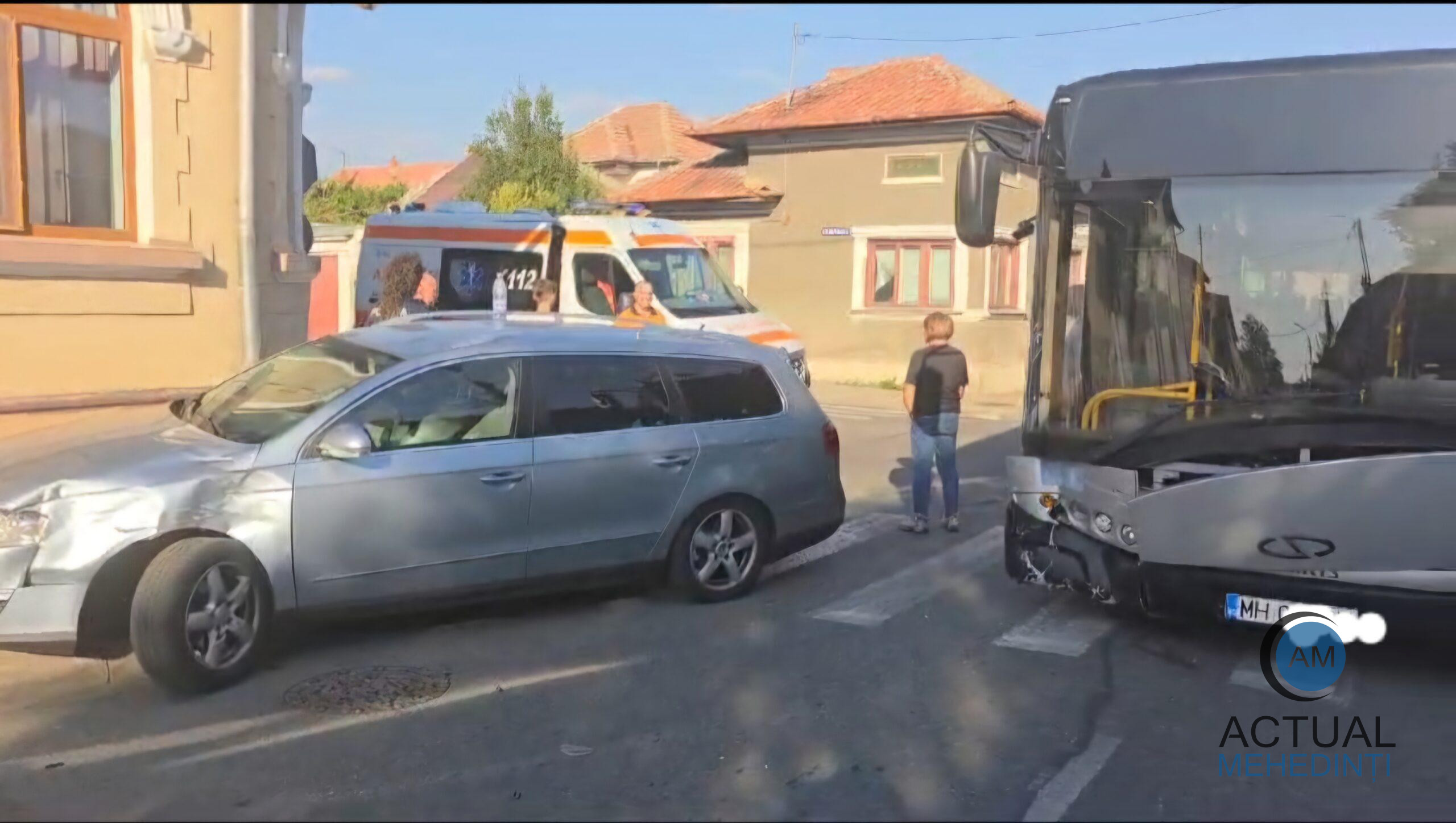 Al doilea accident produs între un autobuz și un autoturism, în interval de mai puțin de două ore!