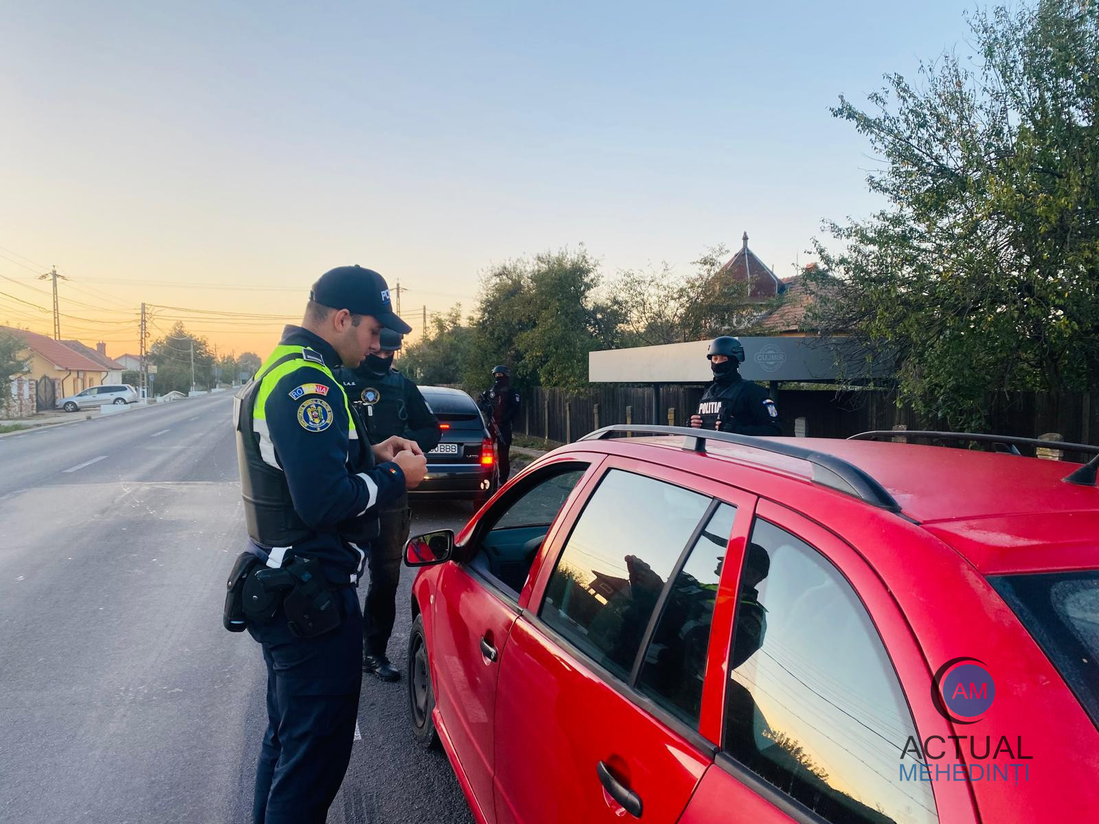 Amplă razie în Mehedinți: polițiștii au împânzit străzile și barurile! Intervin inclusiv luptătorii Serviciului pentru Acțiuni Speciale.