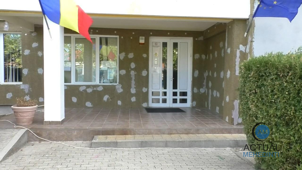 Jaf la grădiniță: hoții au furat camerele de supraveghere, după care au sustras echipamente și scule electrice. Poliția nu a identificat autorii.