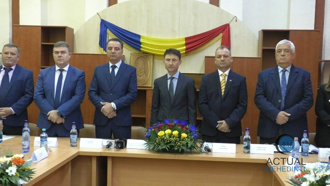 Cican, la învestirea în funcția de primar: „Trebuie să lăsăm haina politică la intrarea în primărie și să lucrăm în interesul cetățeanului.”