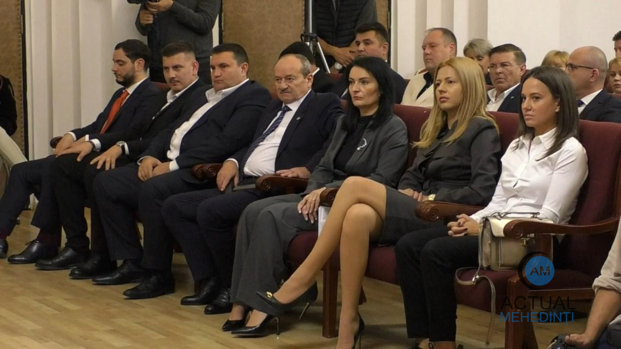 Noii consilieri județeni au depus jurământul. A fost ales unul dintre vicepreședinții Consiliului Județean.