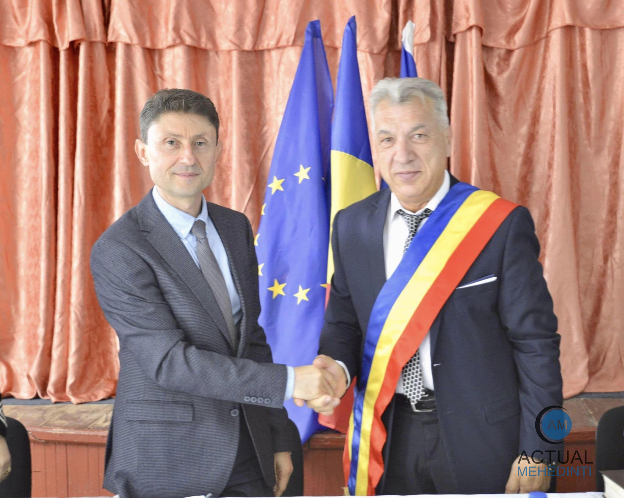 Cel mai longeviv primar al județului a preluat noul mandat. Conduce primăria de 32 de ani.