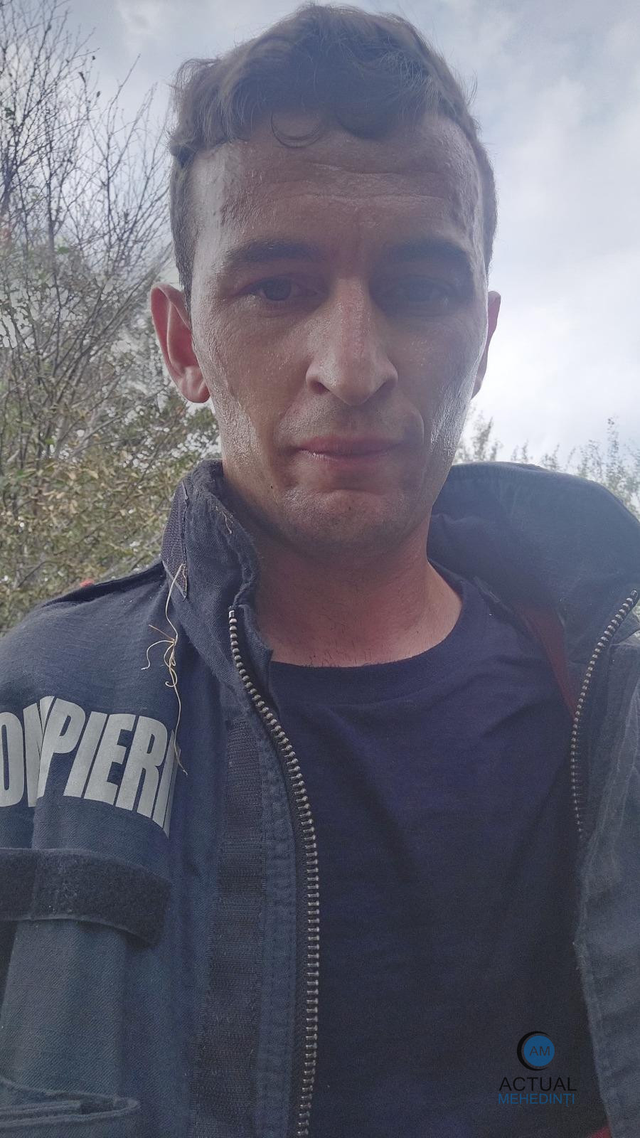 Eroi și fără uniformă! Un pompier aflat în timpul liber a salvat, dintr-un incendiu, o persoană imobilizată la pat.