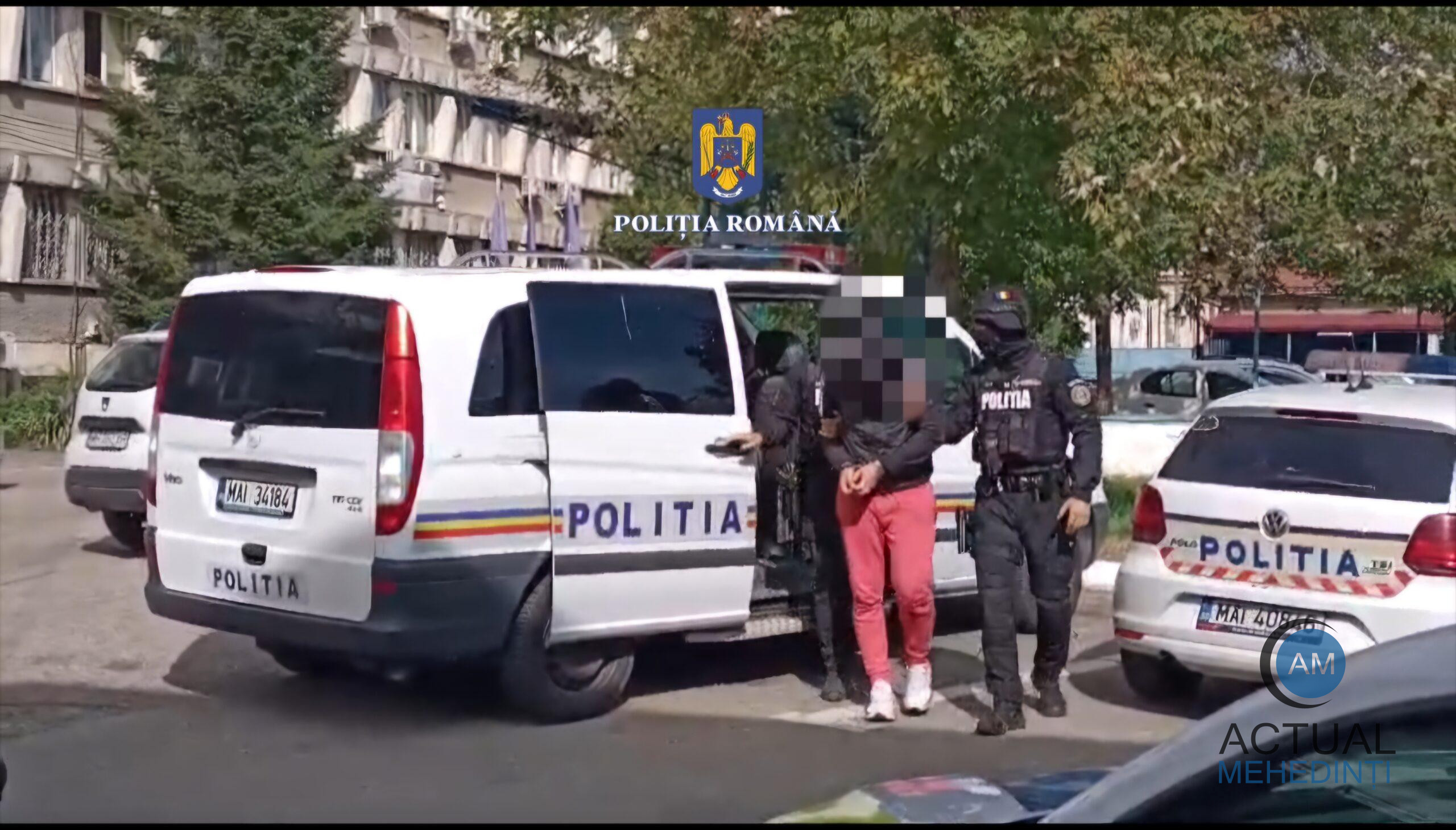 Arestat pentru ultraj, după ce a lovit mașina unui polițist!