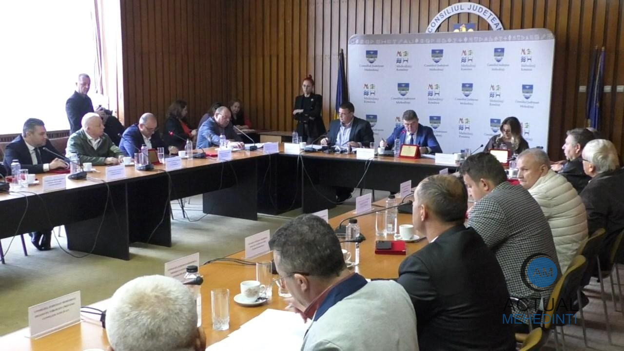Consilierii județeni, aleși în mandatul 2020 – 2024, și-au încheiat, astăzi, activitatea. Aleșii au primit plachete, în semn de mulțumire pentru activitatea derulată.