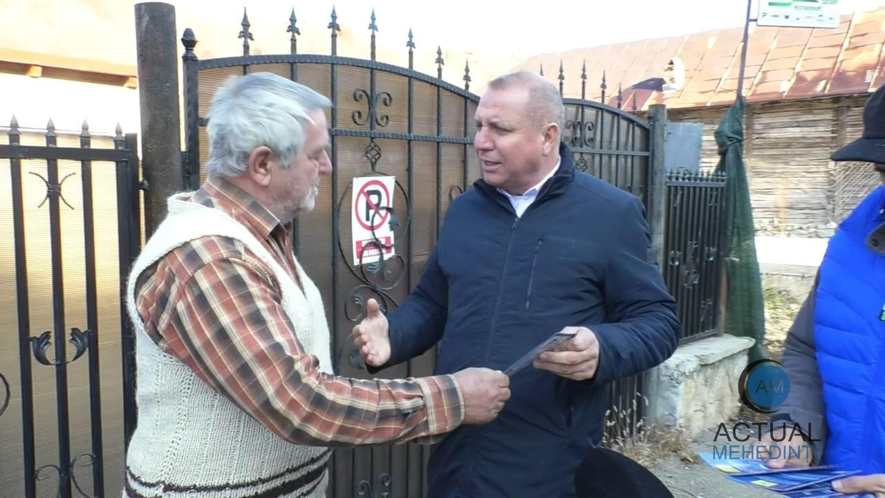 Liberalii mehedințeni, în mijlocul cetățenilor: „Fiți parte din schimbare!”