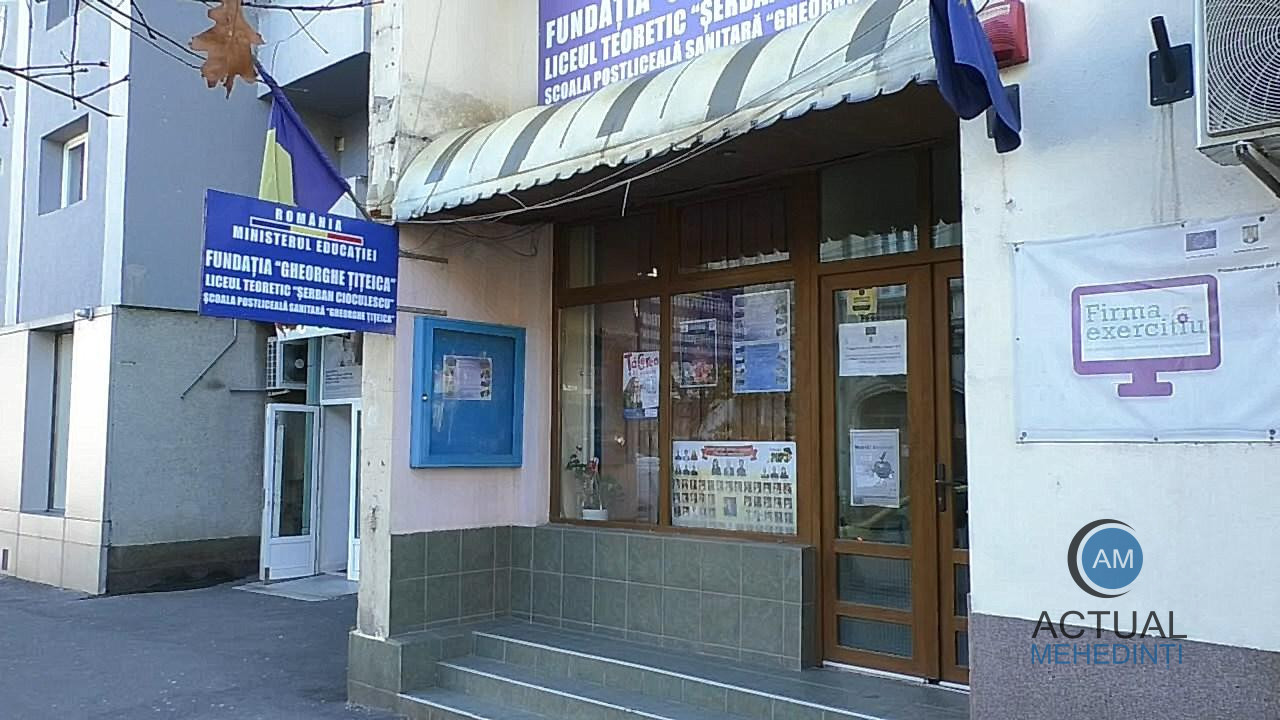 Elevă bătută cu bestialitate de colege! „Au lovit-o cu pumnii și picioarele.”