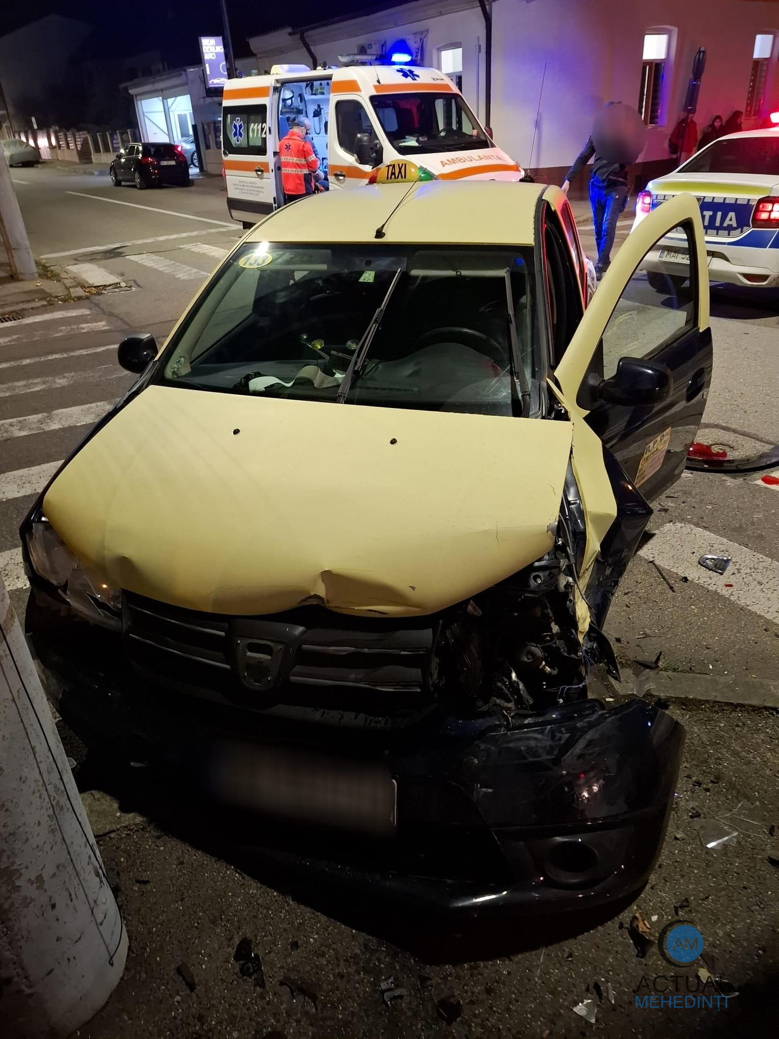 Accident cauzat de neacordarea de prioritate! Impactul s-a produs la o intersecție în care au loc des accidente.