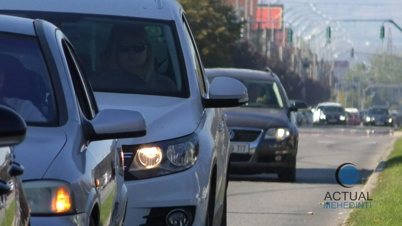 Se scumpesc polițele RCA. Pentru șoferii cu experiență, tarifele vor crește cu 5%, iar șoferii începători vor plăti chiar și cu 30% mai mult.