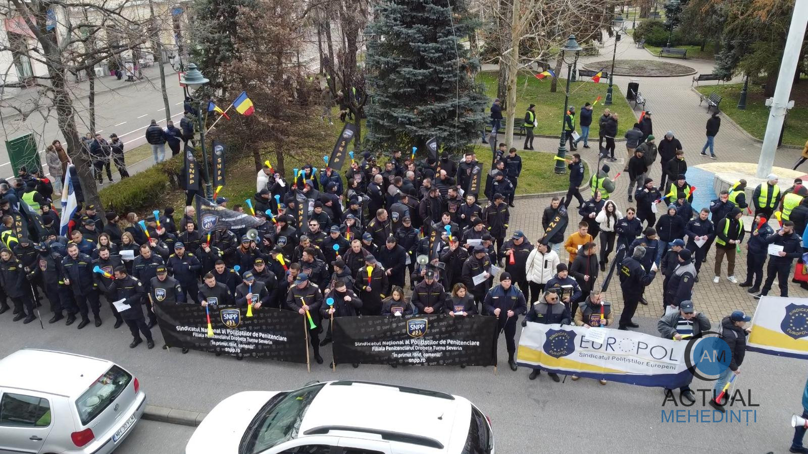 Continuă protestele polițiștilor din penitenciarul Severin. Miting, din fața penitenciarului, până la Prefectură!