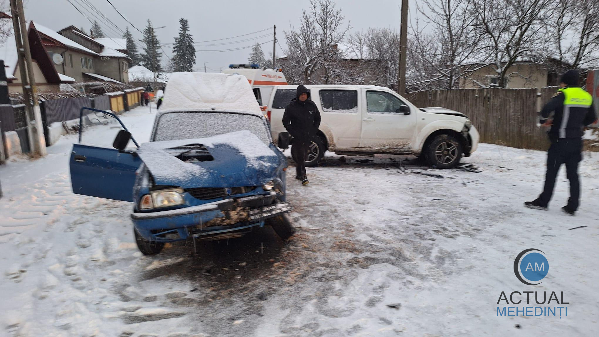 Accident produs pe DJ 670! Două autoturisme s-au lovit. Două victime și pagube însemnate!