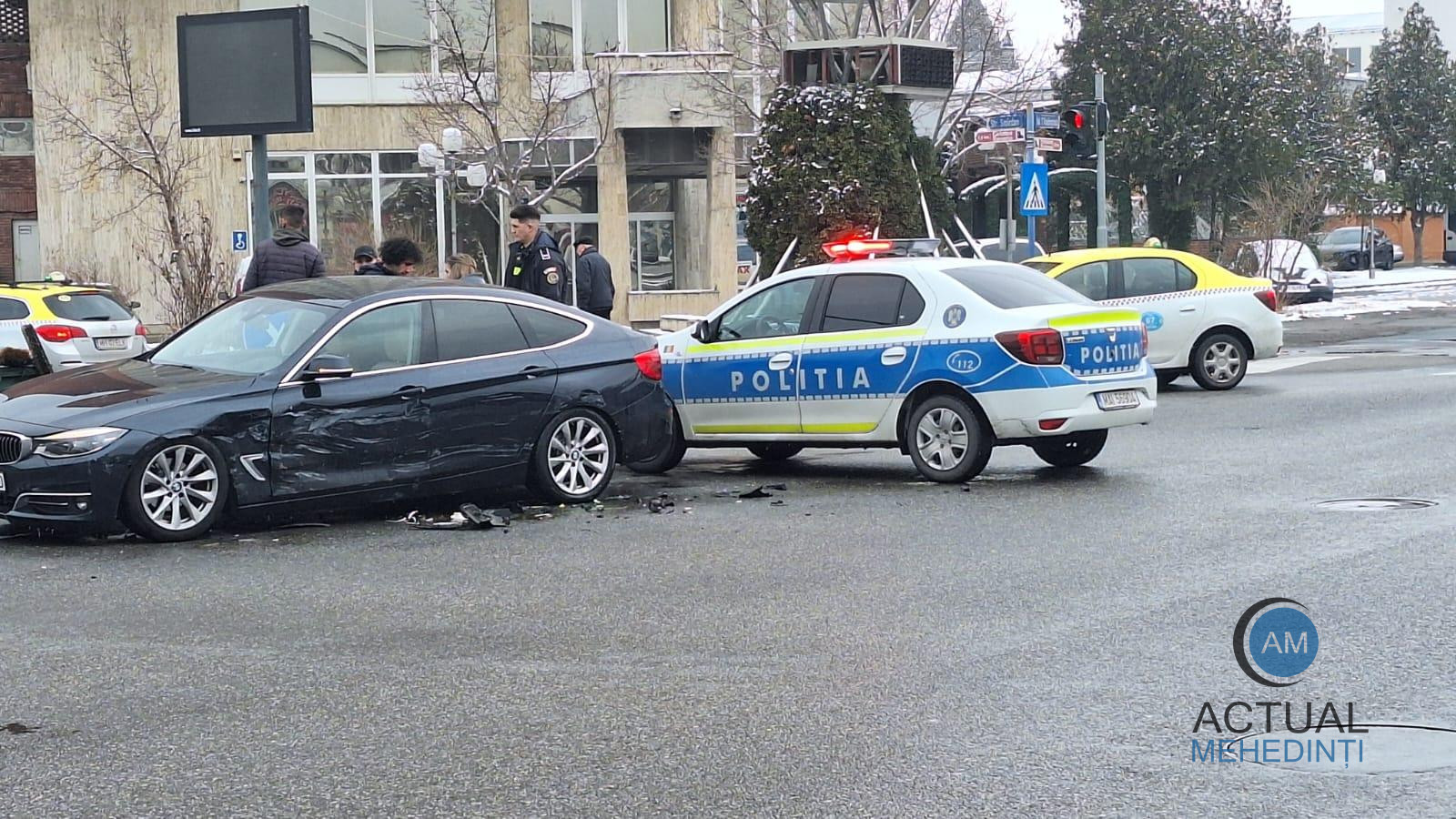 Accident cu pagube însemnate, produs din cauza neacordării de prioritate!