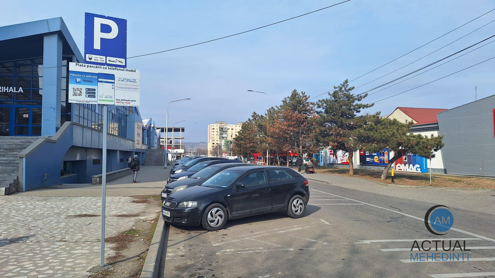 De astăzi, parcarea din zona Pieței Sârbilor se plătește. Plata se face doar online sau prin sms, nefiind parcometre.