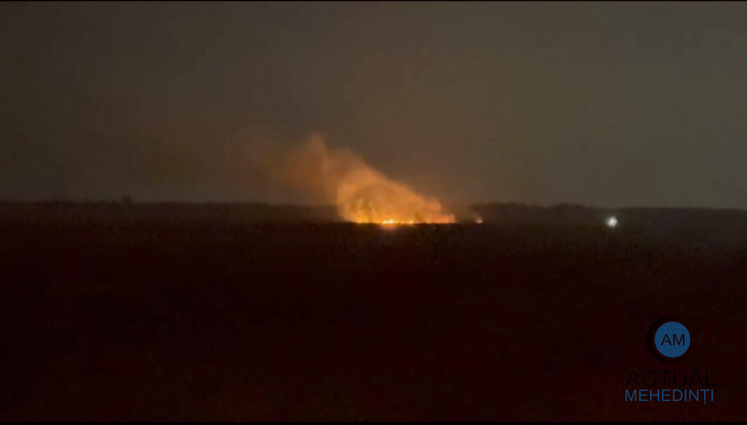 Incendiu de vegetație uscată, pe centura Severinului! Flăcările au cuprins două hectare.