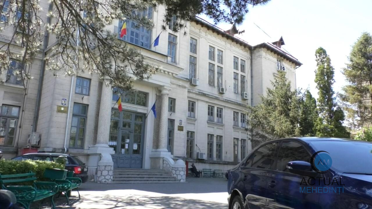 Justiția din Mehedinți lovește din nou: reținuți de poliție după ce au dispărut cu 150.000 lei; lăsați în libertate de judecător!