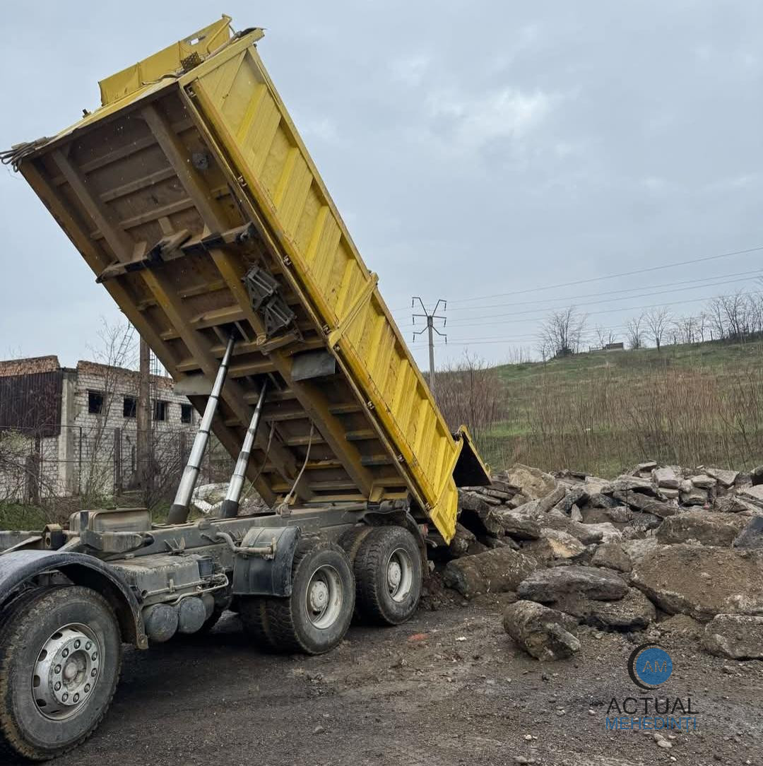 Amendă de 50.000 lei, pentru un constructor depistat aruncând beton într-un spațiu neautorizat!