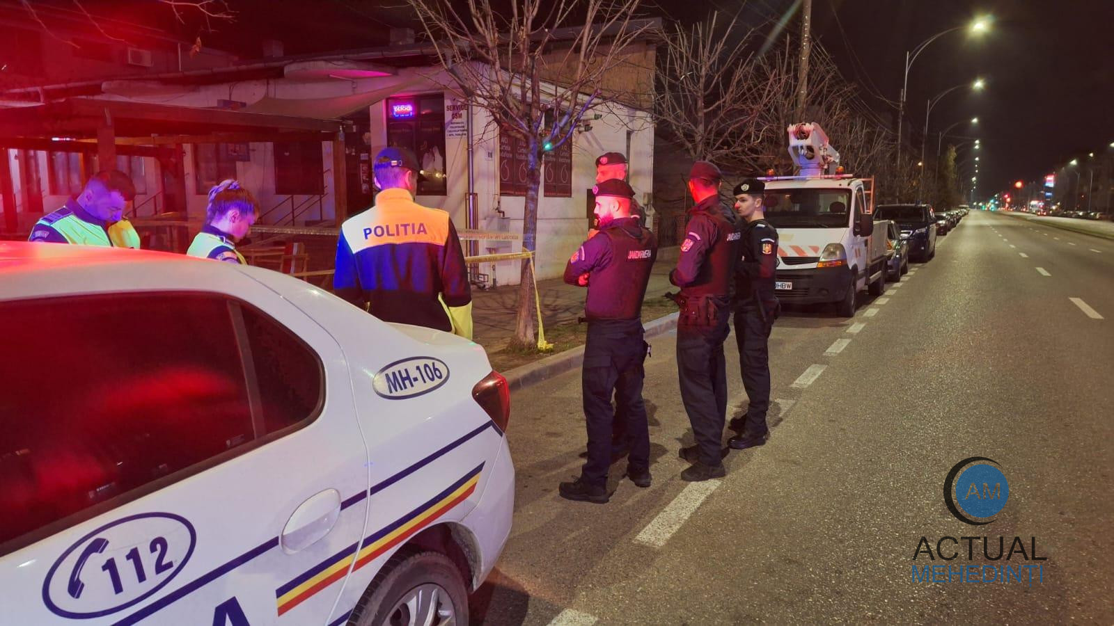 Tinerii, care au înjunghiat un bărbat, sunt de negăsit. Au fugit după incident.