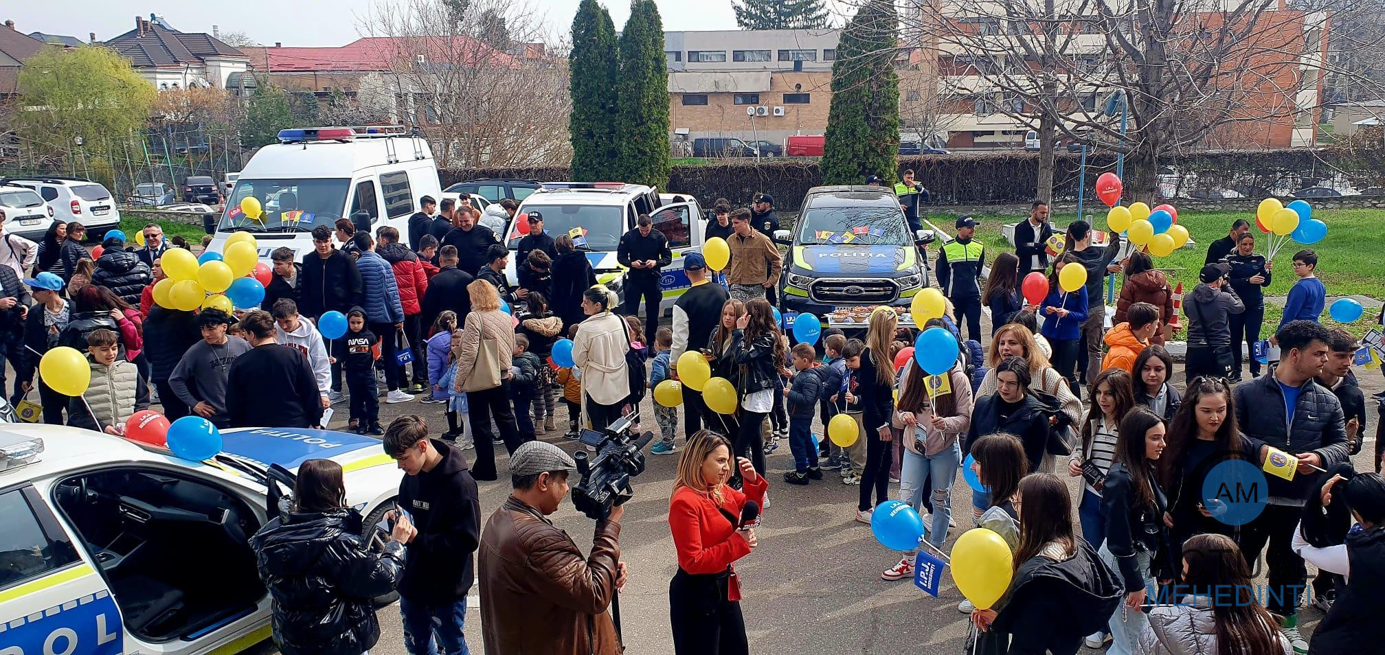 Ziua Porților Deschise, la IPJ Mehedinți! Sute de copii au luat cu asalt sediul Poliției.