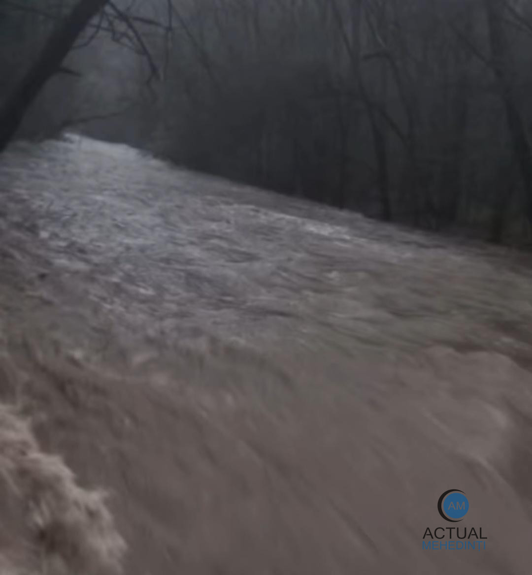 Hidrologii au emis cod galben de inundații. Cresc debitele râurilor.