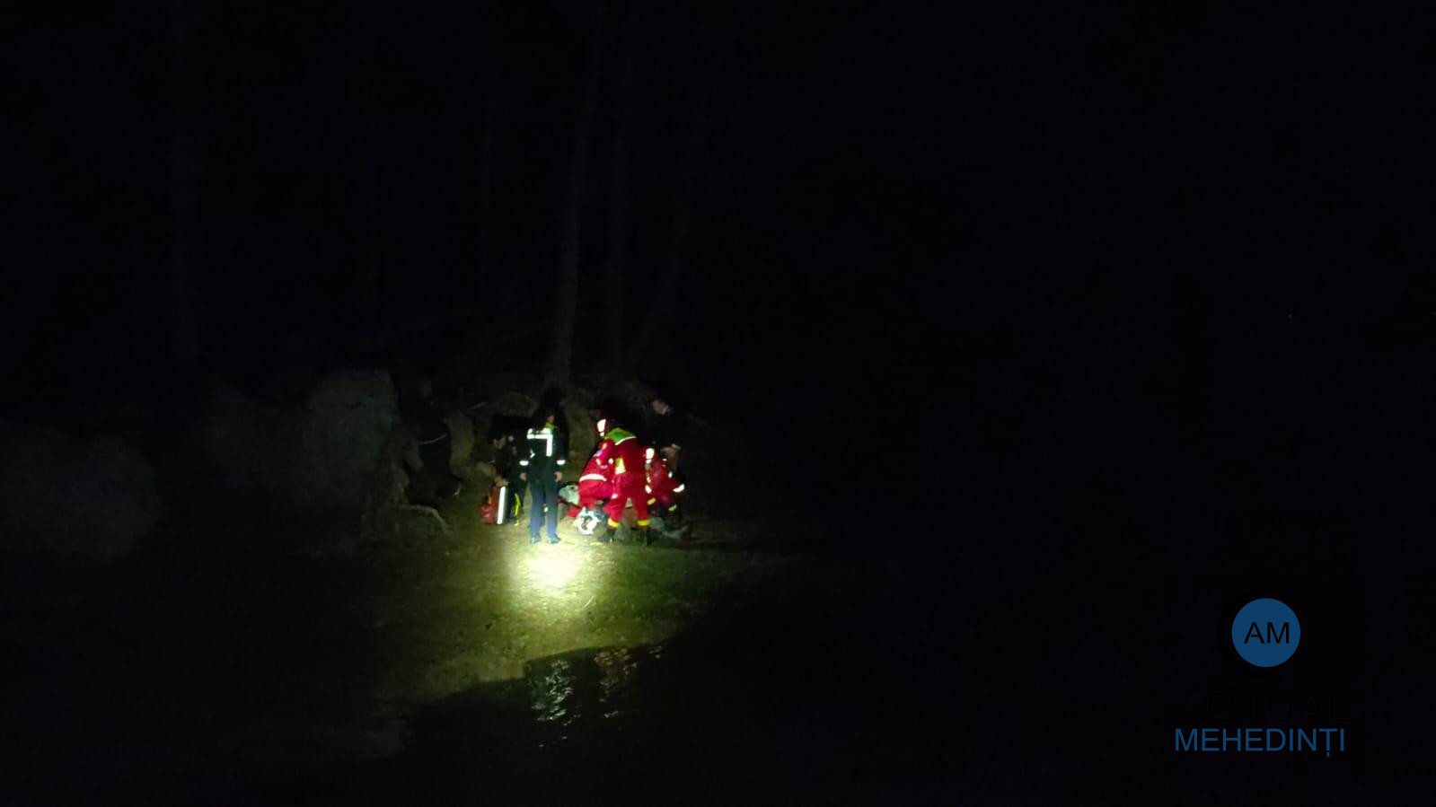 Fost polițist, înecat în Dunăre! Bărbatul era la pescuit și a căzut din barcă.