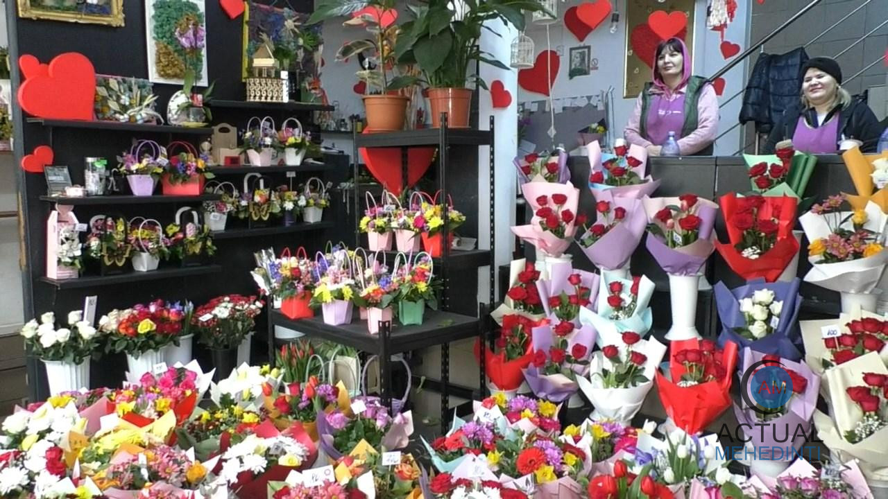 De 1 martie, este forfotă în florării. La Târgul de Mărțișor, puțini cumpărători și-au făcut apariția.