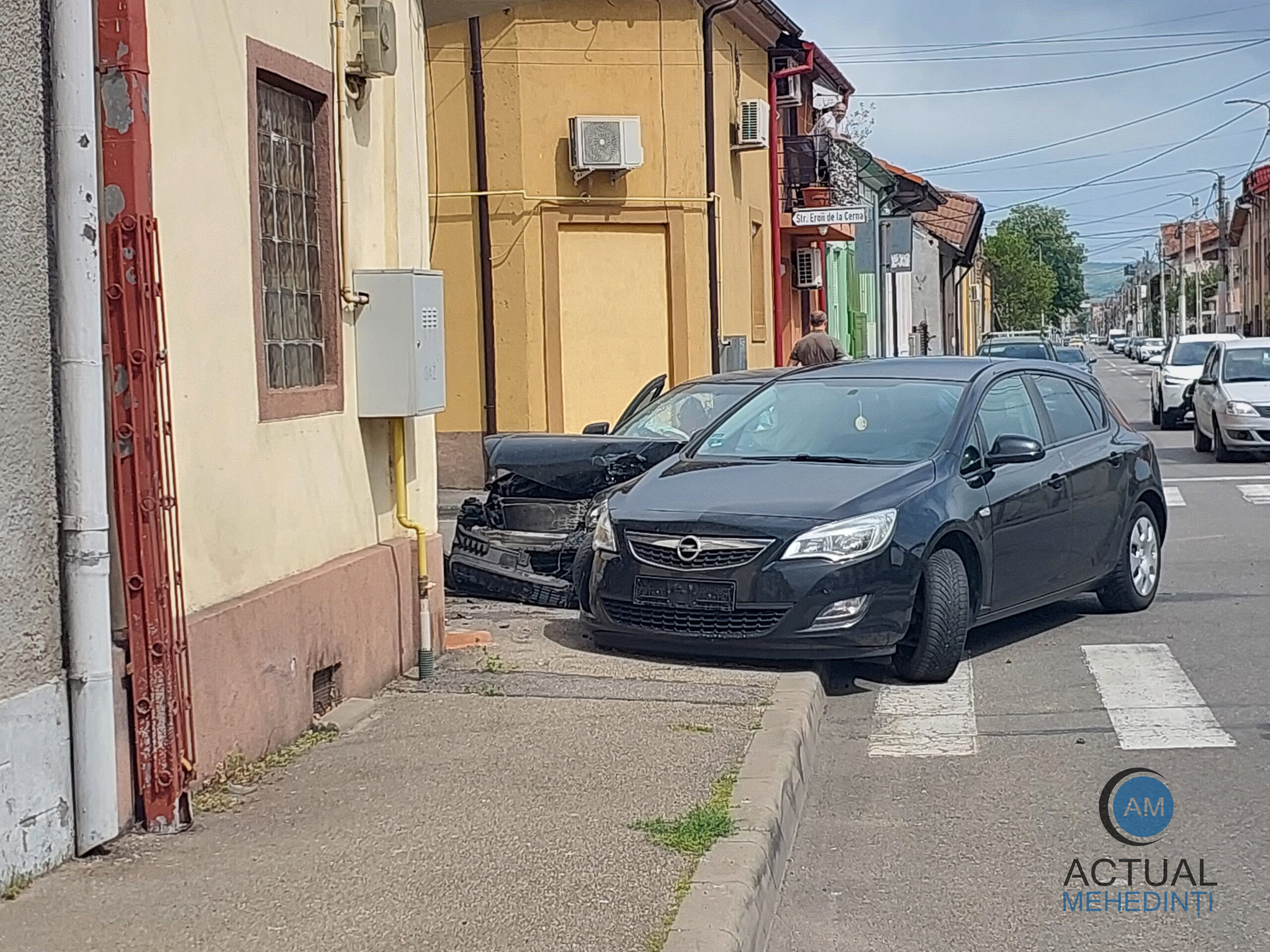 Accident cu două autoturisme și două victime!