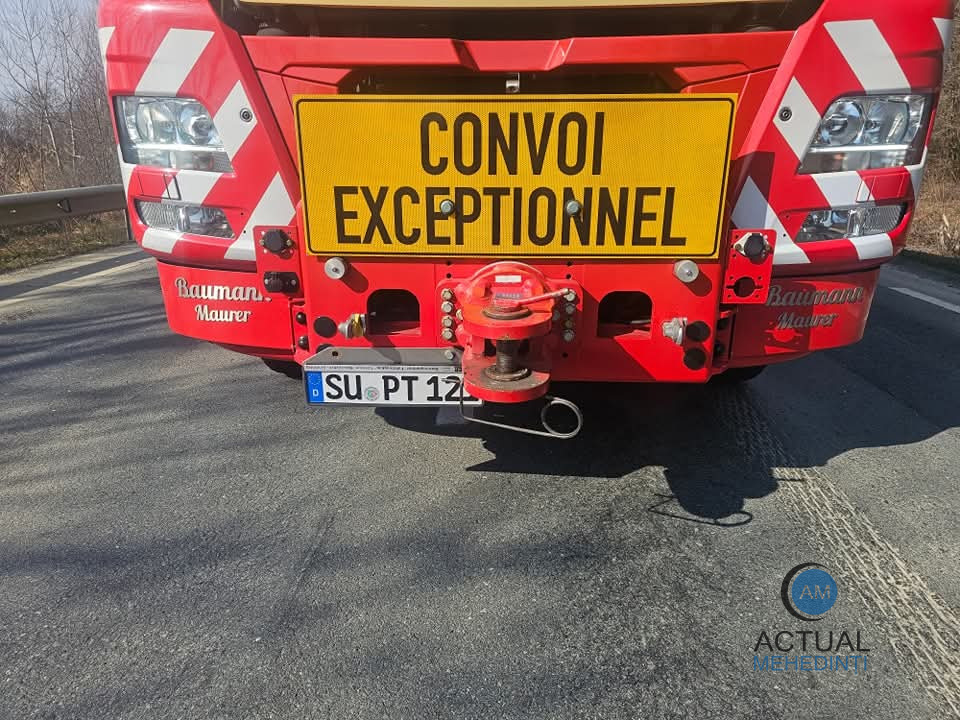 Un transport agabaritic va tranzita județul.