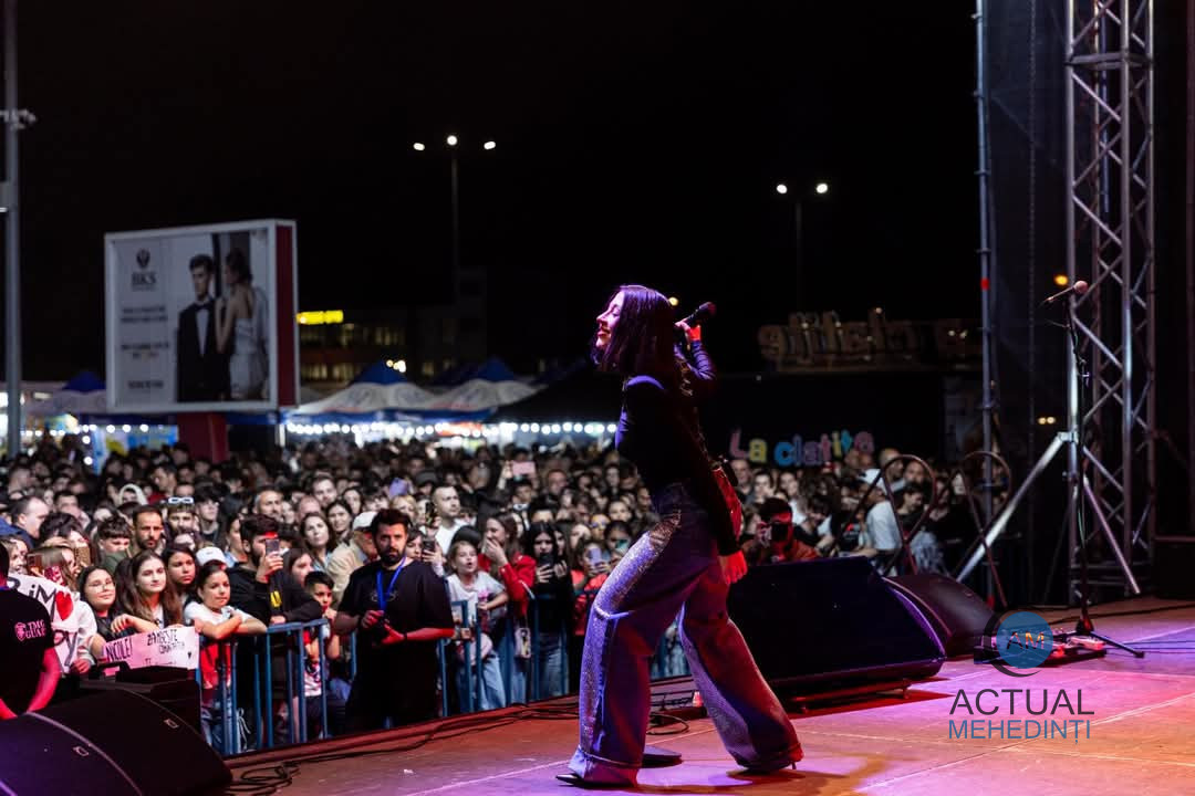 Public numeros la concertul susținut de Nicole Cherry, la zilele Severinului!
