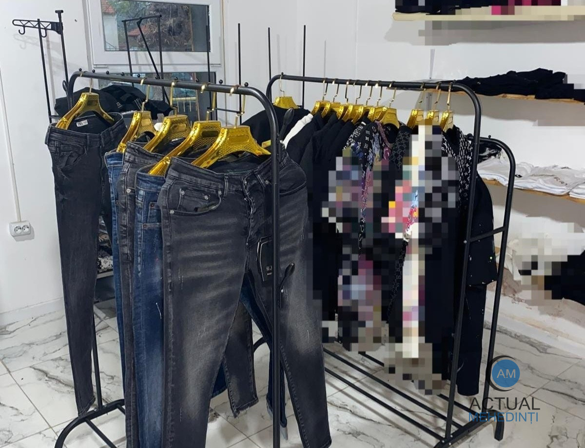 Haine și încălțăminte, contrafăcute, vândute drept produse originale! Marfa era comercializată online și în magazin.