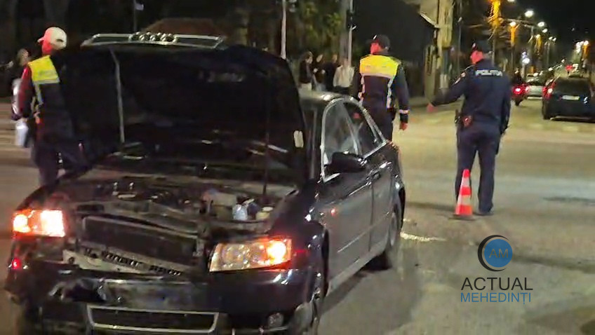 Accident produs între două mașini, din cauza neacordării de prioritate!