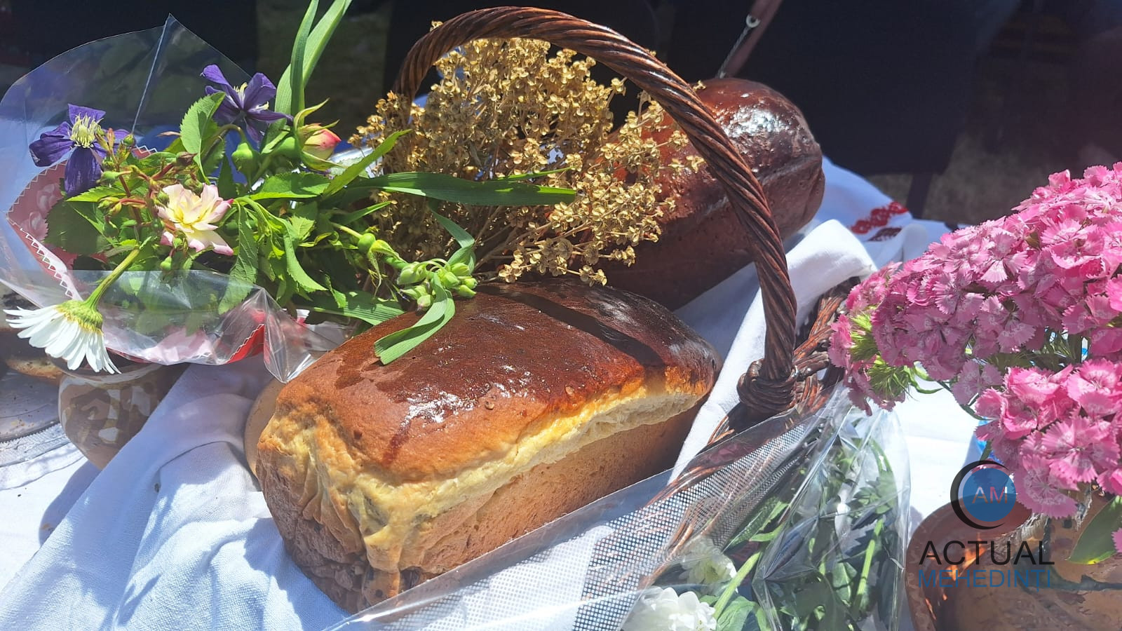 Festivalul cozonacilor de la Crainici: delicii dulci și voie bună!