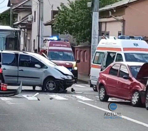 Accident din cauza neacordării de prioritate; o victimă, în urma impactului!