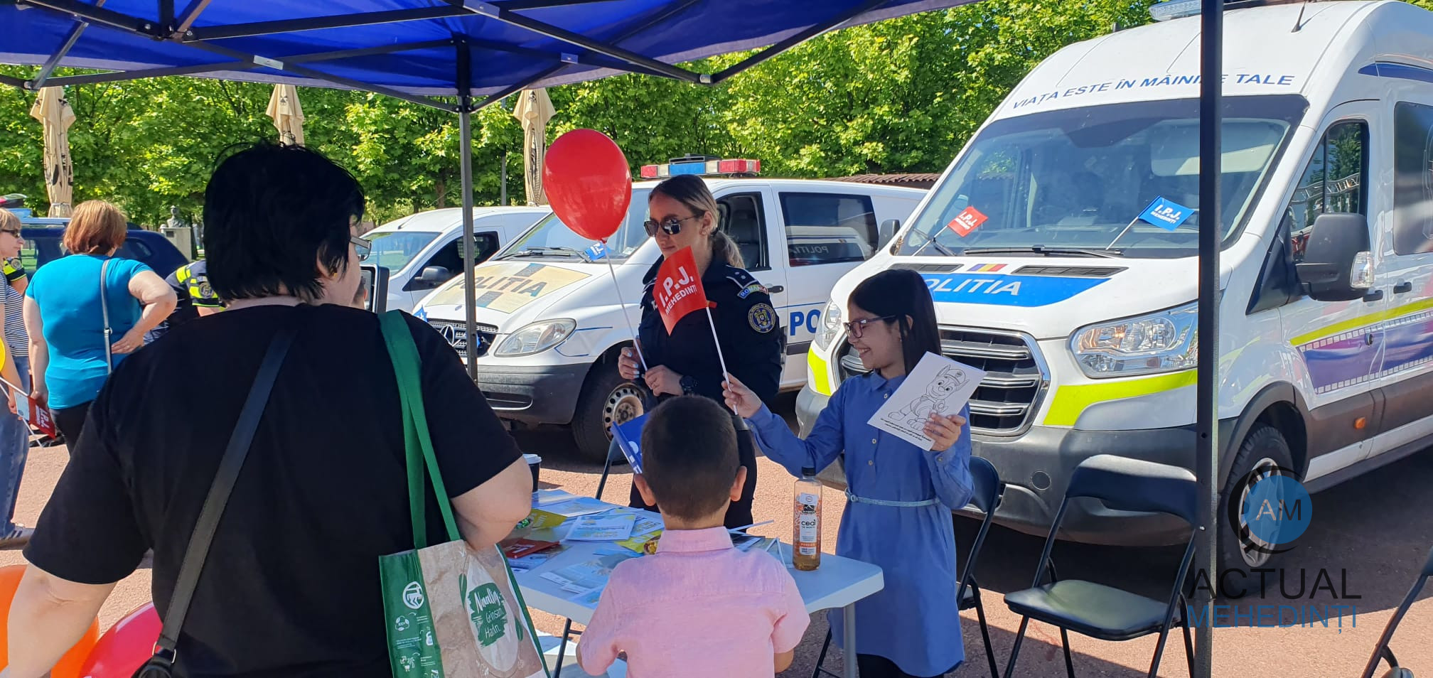 Ziua Copilului, marcată de polițiștii mehedințeni! Bucurie și prevenție pentru micii participanți!